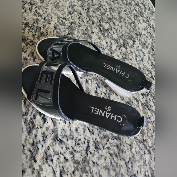 CHANEL SANDALS - Picture 5 of 8